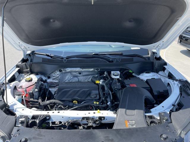 Photo of 2025 Summit White Chevrolet Trax