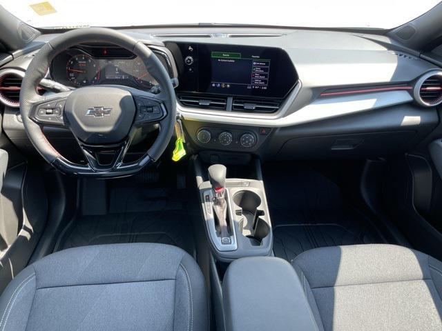 Photo of 2025 Summit White Chevrolet Trax