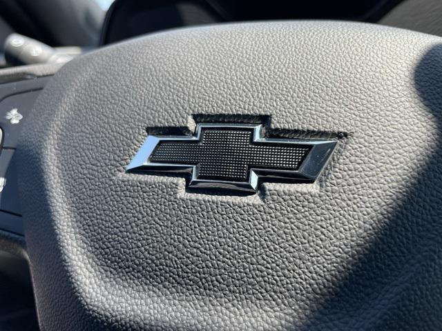 Photo of 2025 Summit White Chevrolet Trax