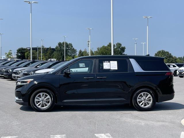 Photo of 2024 Aurora Black Pearl Kia Carnival