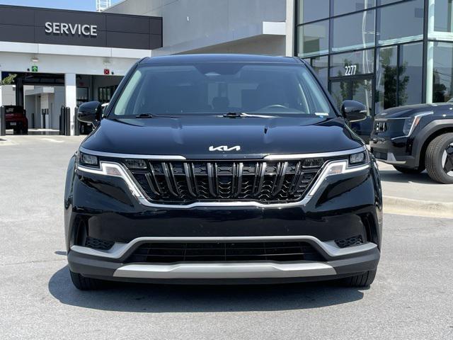 Photo of 2024 Aurora Black Pearl Kia Carnival