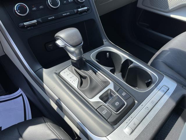 Photo of 2024 Aurora Black Pearl Kia Carnival