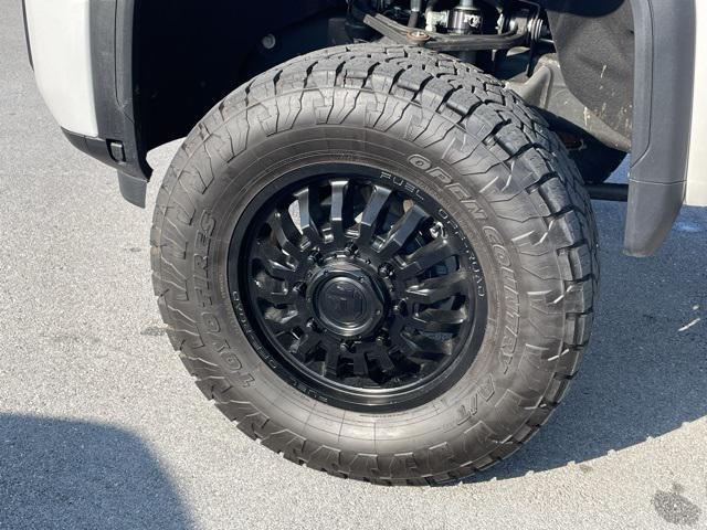 Photo of 2025 White Frost Tricoat GMC Sierra 3500