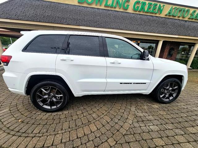 Photo of 2021 Bright White Clearcoat Jeep Grand Cherokee