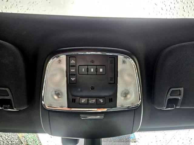 Photo of 2021 Bright White Clearcoat Jeep Grand Cherokee