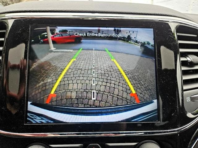Photo of 2021 Bright White Clearcoat Jeep Grand Cherokee