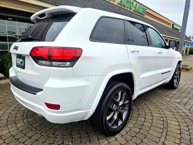 Photo of 2021 Bright White Clearcoat Jeep Grand Cherokee