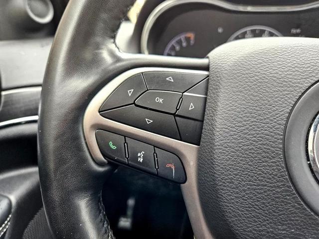 Photo of 2021 Bright White Clearcoat Jeep Grand Cherokee