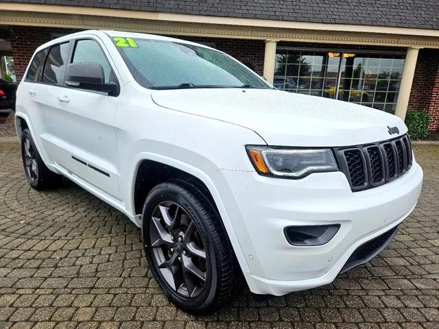 Photo of 2021 Bright White Clearcoat Jeep Grand Cherokee