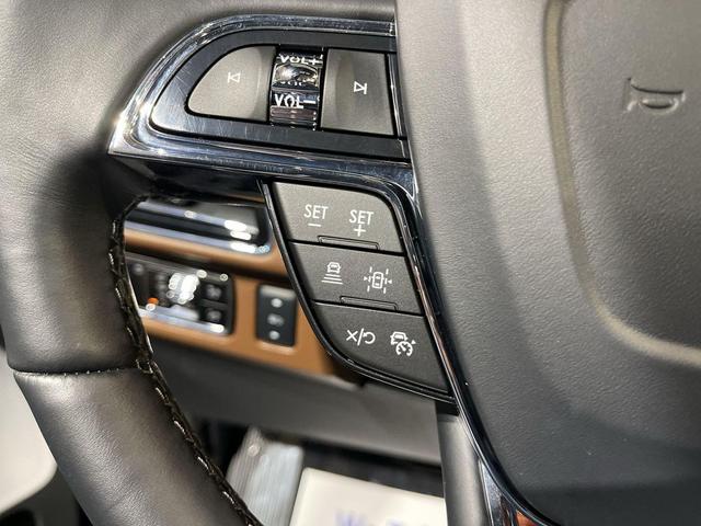 Photo of 2024 Flight Blue Metallic Clearcoat Lincoln Navigator