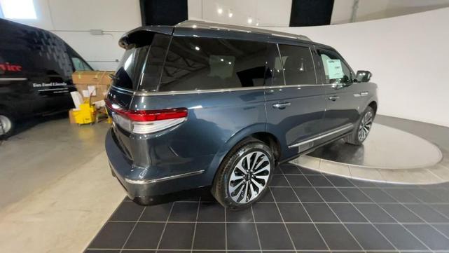 Photo of 2024 Flight Blue Metallic Clearcoat Lincoln Navigator