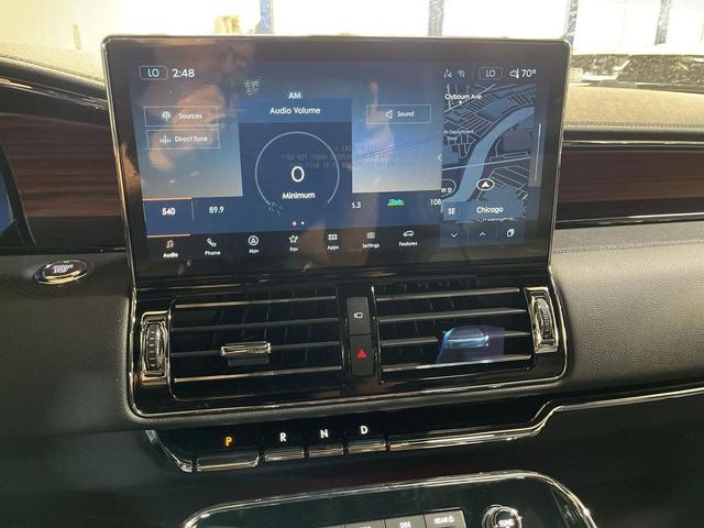 Photo of 2024 Starlight Gray Metallic Premium Colorant Lincoln Navigator