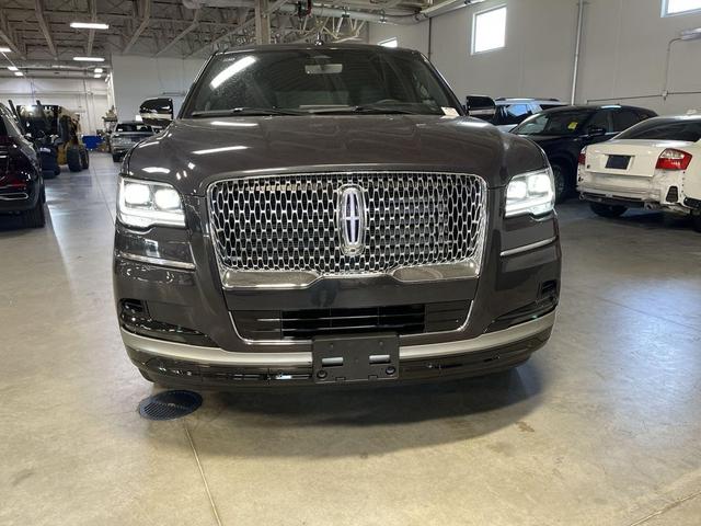Photo of 2024 Starlight Gray Metallic Premium Colorant Lincoln Navigator