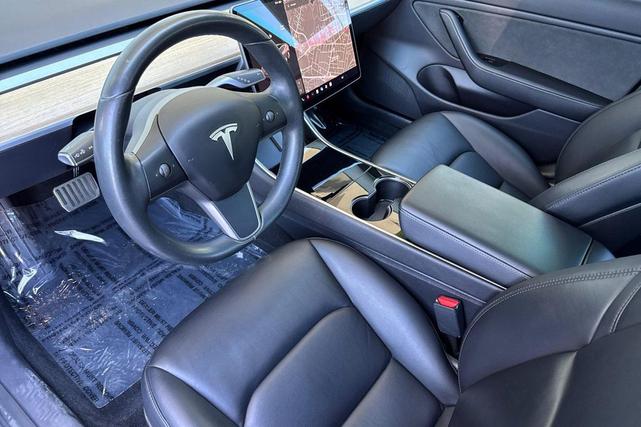 Photo of 2019 Grey Tesla Model 3