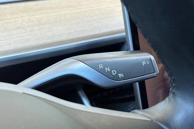 Photo of 2019 Grey Tesla Model 3