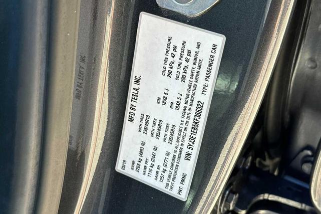 Photo of 2019 Grey Tesla Model 3