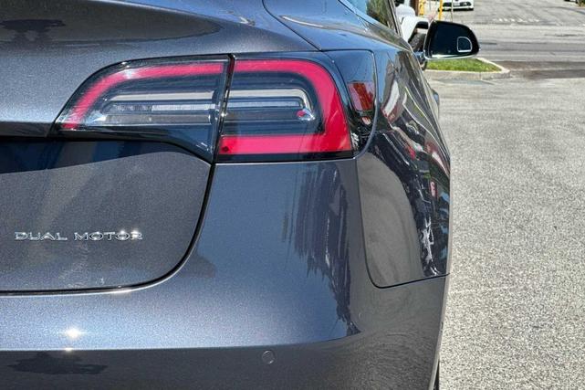 Photo of 2019 Grey Tesla Model 3