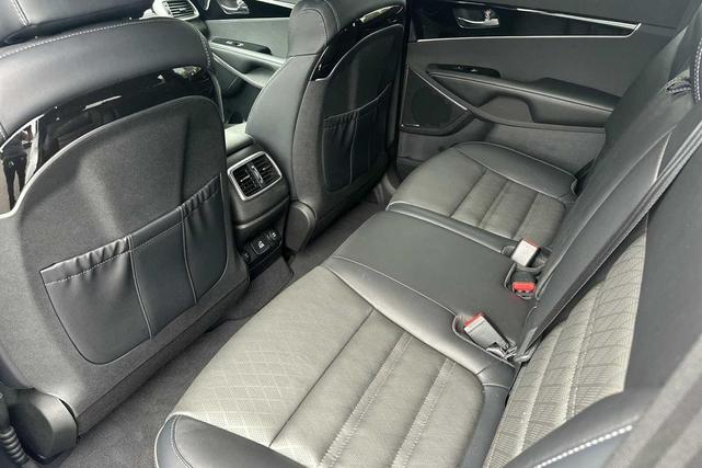 Photo of 2019 Snow White Pearl Kia Sorento