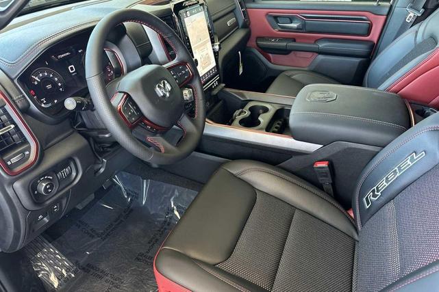 Photo of 2025 Granite Crystal Metallic Clearcoat RAM 1500