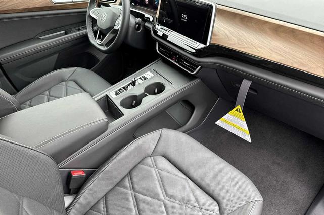 Photo of 2025 Mountain Lake B Volkswagen Atlas
