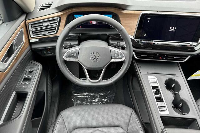 Photo of 2025 Mountain Lake B Volkswagen Atlas