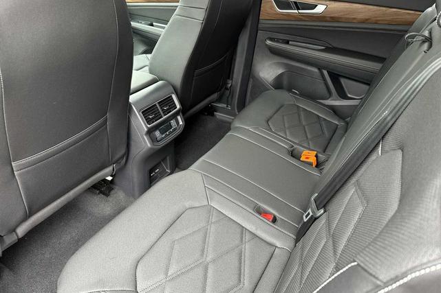 Photo of 2025 Mountain Lake B Volkswagen Atlas