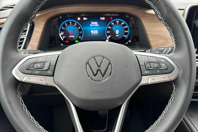 Photo of 2025 Mountain Lake B Volkswagen Atlas