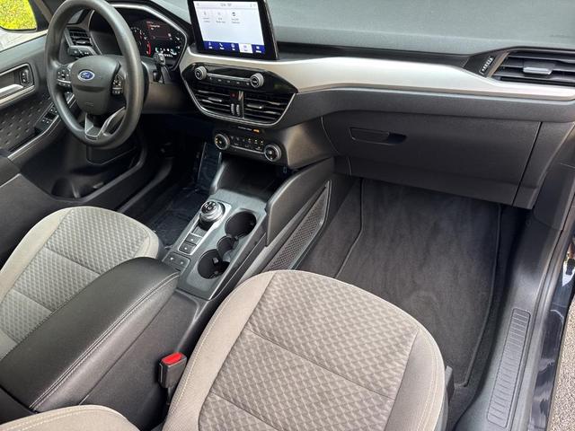 Photo of 2020 Agate Black Metallic Ford Escape