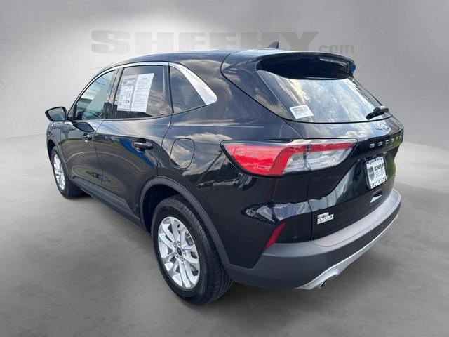 Photo of 2020 Agate Black Metallic Ford Escape