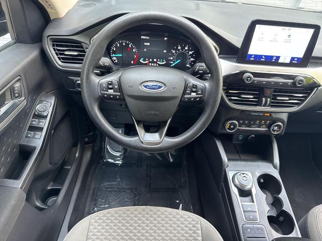 Photo of 2020 Agate Black Metallic Ford Escape