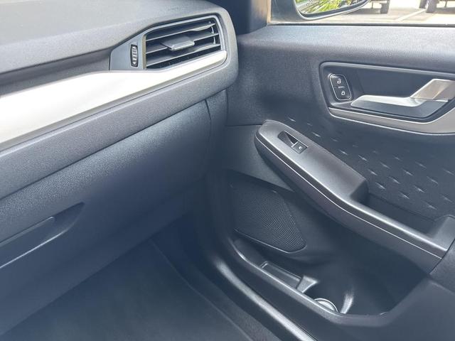 Photo of 2020 Agate Black Metallic Ford Escape