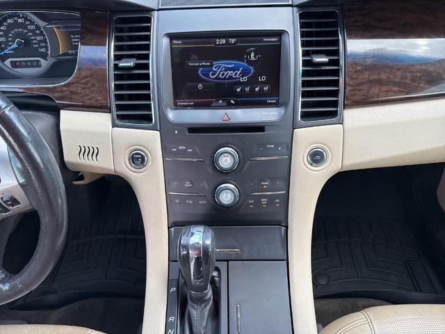 Photo of 2014 White Platinum Tri-Coat Metallic Ford Taurus