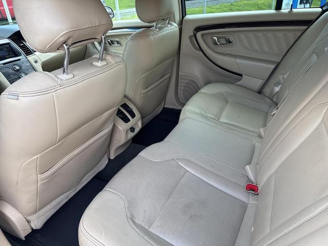 Photo of 2014 White Platinum Tri-Coat Metallic Ford Taurus