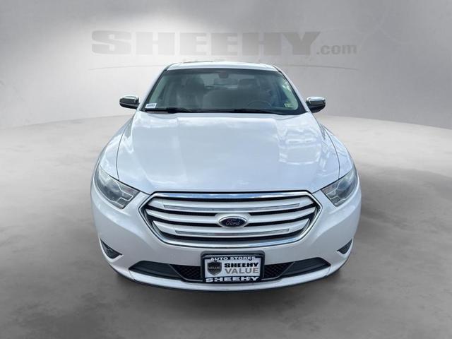Photo of 2014 White Platinum Tri-Coat Metallic Ford Taurus