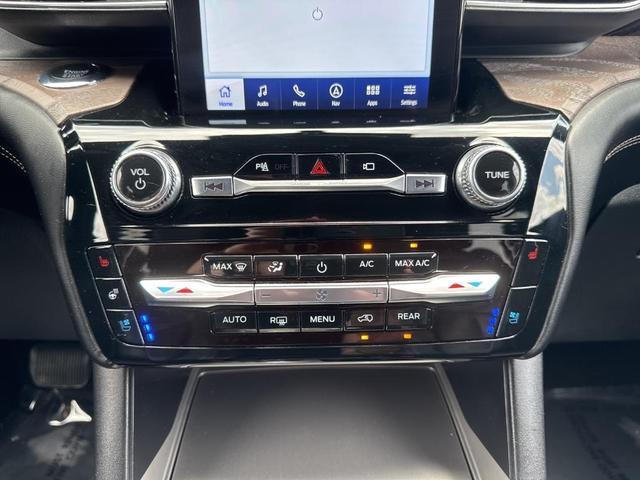 Photo of 2023 Carbonized Gray Metallic Ford Explorer
