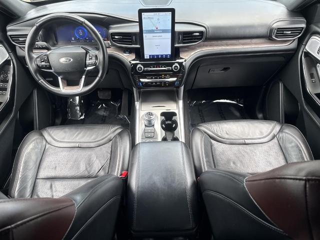 Photo of 2023 Carbonized Gray Metallic Ford Explorer