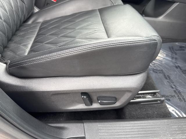 Photo of 2023 Gun Metallic Nissan Rogue