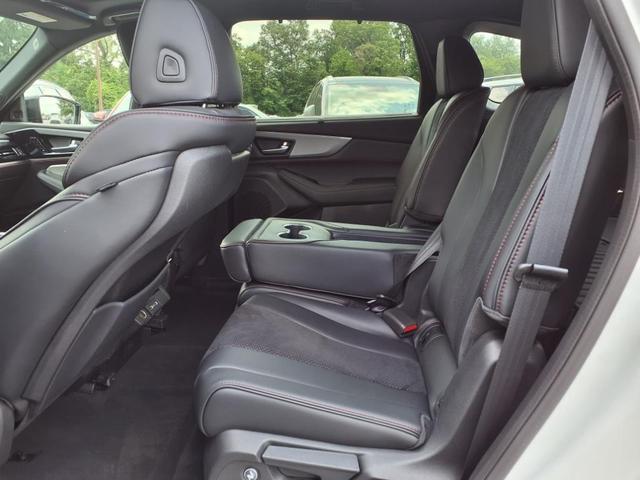 Photo of 2022 Platinum White Pearl Acura MDX