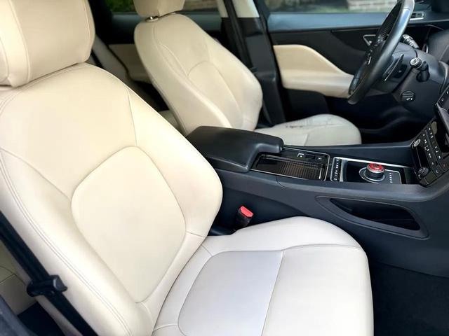 Photo of 2018 Fuji White Jaguar F-PACE