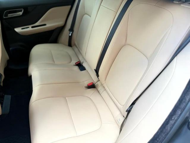 Photo of 2018 Fuji White Jaguar F-PACE