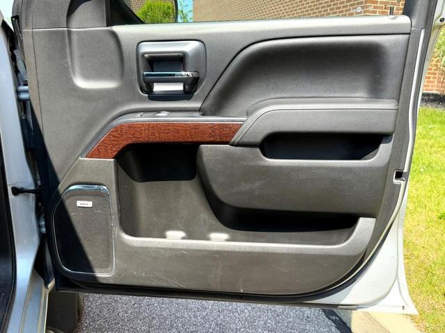 Photo of 2016 Quicksilver Metallic GMC Sierra 1500