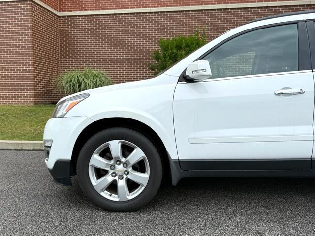 Photo of 2016 WHITE Chevrolet Traverse