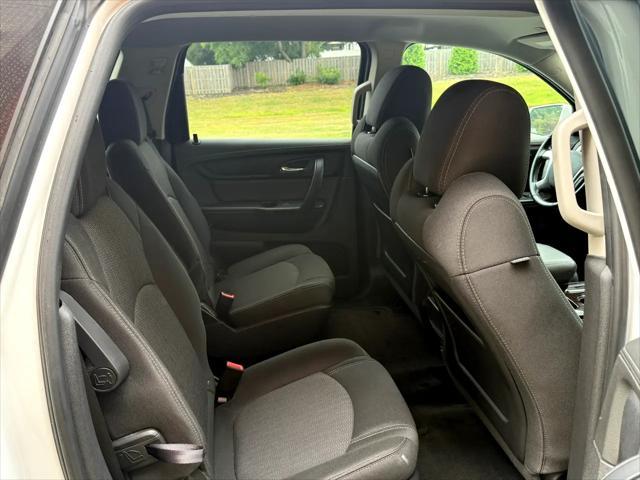 Photo of 2016 WHITE Chevrolet Traverse