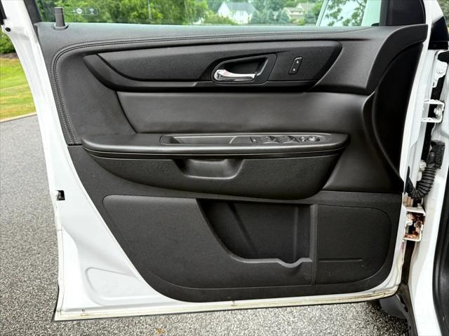 Photo of 2016 WHITE Chevrolet Traverse