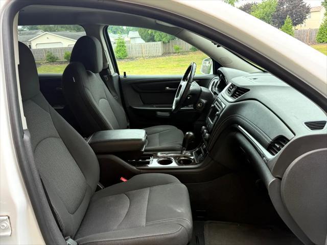 Photo of 2016 WHITE Chevrolet Traverse