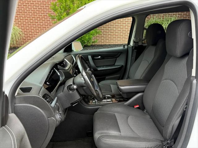Photo of 2016 WHITE Chevrolet Traverse