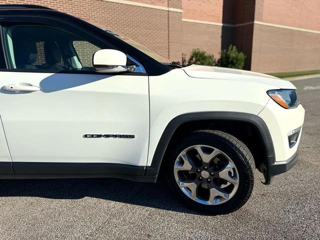 Photo of 2019 WHITE Jeep Compass