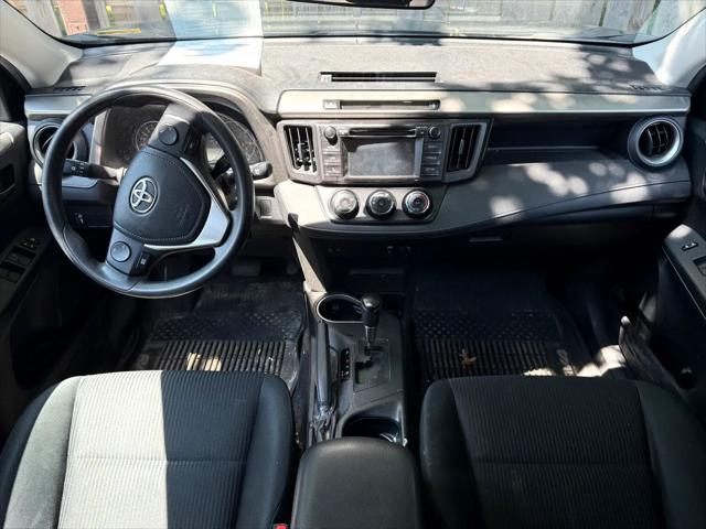Photo of 2016 GREY Toyota RAV4