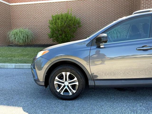 Photo of 2016 GREY Toyota RAV4