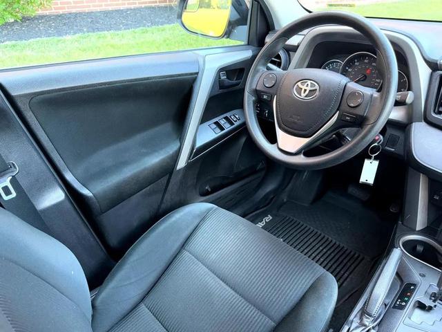 Photo of 2016 GREY Toyota RAV4